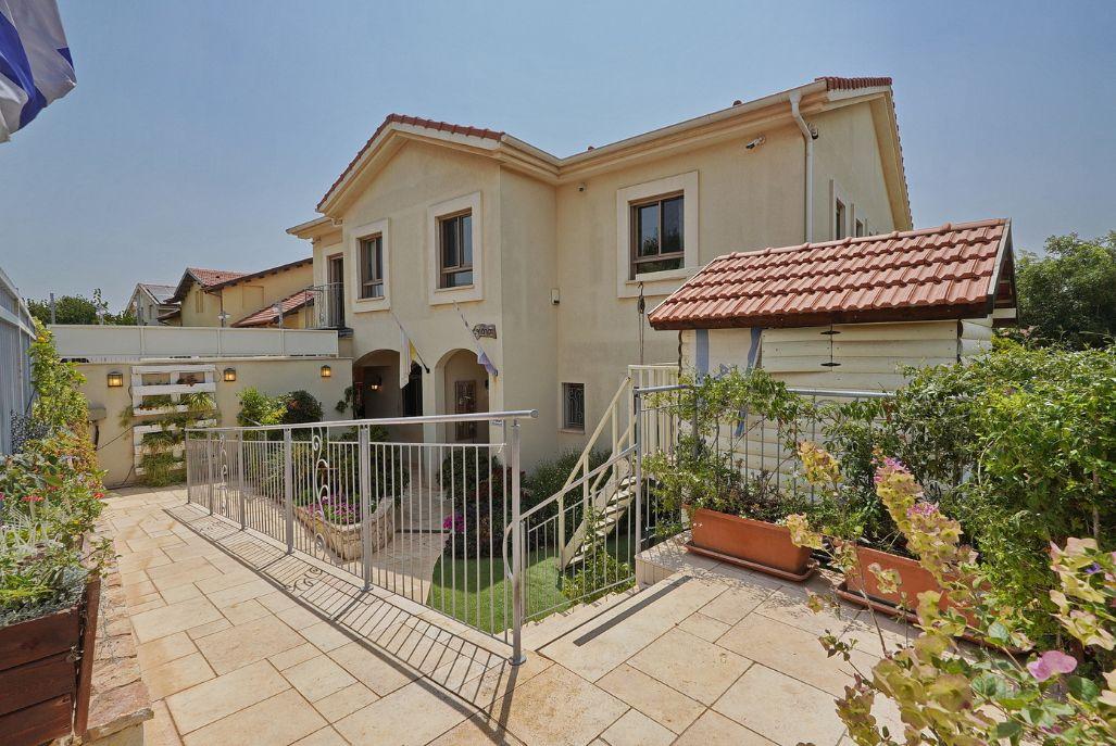224950 המתחם החיצוני, וילה נטופה כושר - Villa Netofa Kosher, וילה  במצפה נטופה וילות - Vila
