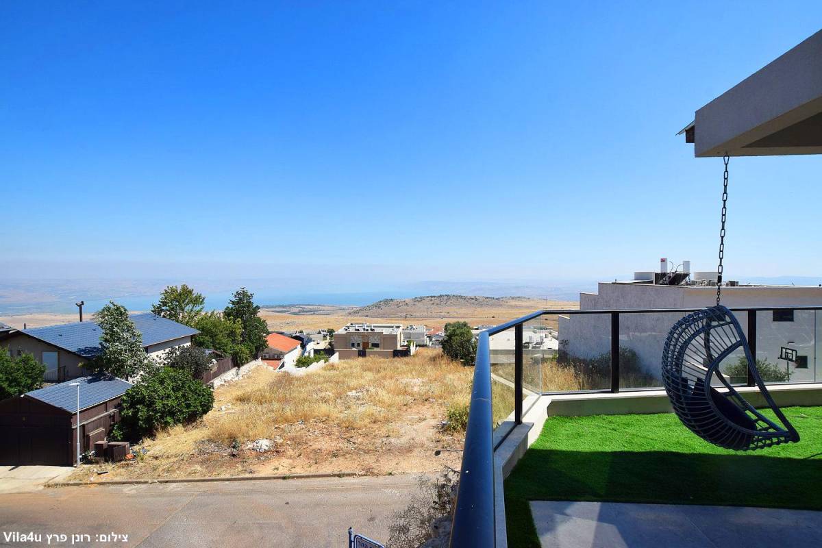 225813 המתחם החיצוני, וילה נוף כנרת - Villa Nofe Kinneret, וילה  בנוף כנרת וילות - Vila