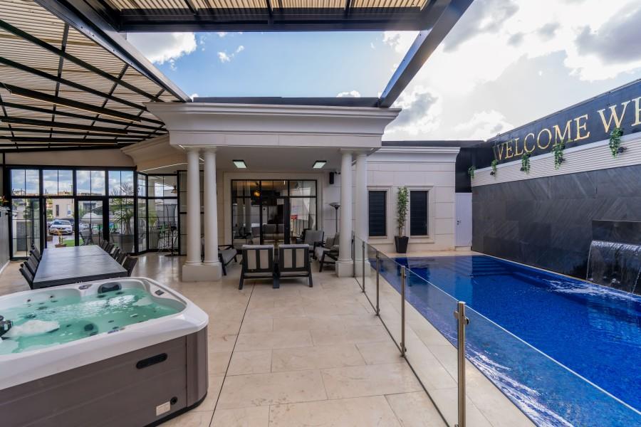 226468 גלרית חוץ, וויט פאלאס -  White Palace, וילה  בירכא וילות - Vila
