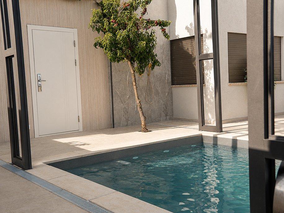 226484 מתחם הבריכה והג'קוזי, וילה נוף כנרת - Villa Nofe Kinneret, וילה  בנוף כנרת וילות - Vila