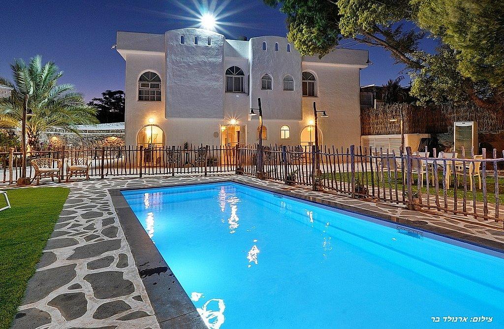 226577 המתחם החיצוני בערב, וילה תן ריזורט - Tn Resort, וילה  ביבנאל וילות - Vila