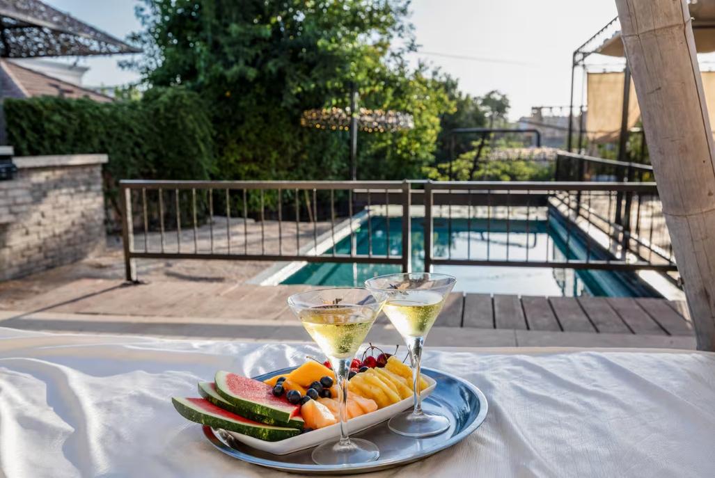 229593 מתחם הבריכה, אחוזת בלו ביי נתניה - Blue Bay Mansion, וילה  בנתניה וילות - Vila