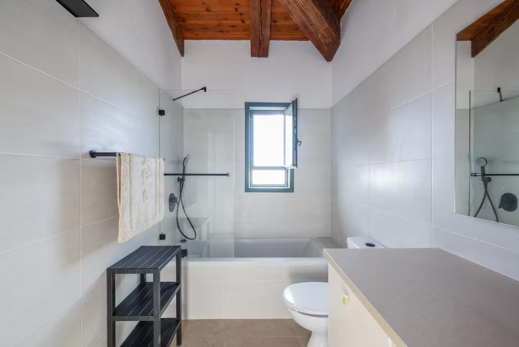 229622 חדרי השינה והרחצה, אחוזת בלו ביי נתניה - Blue Bay Mansion, וילה  בנתניה וילות - Vila
