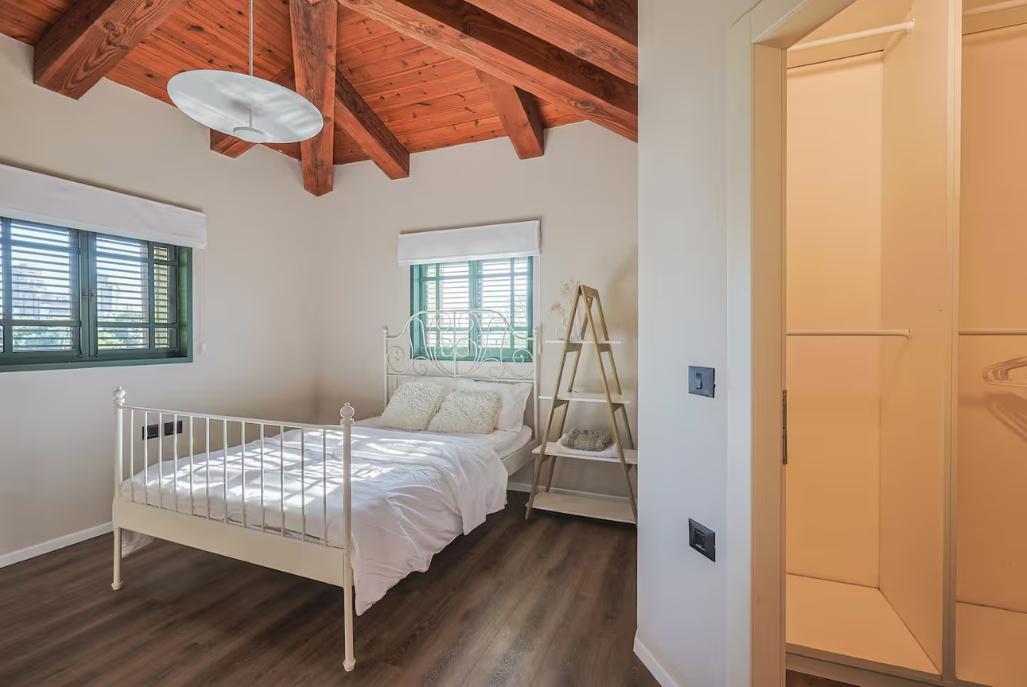 229623 חדרי השינה והרחצה, אחוזת בלו ביי נתניה - Blue Bay Mansion, וילה  בנתניה וילות - Vila
