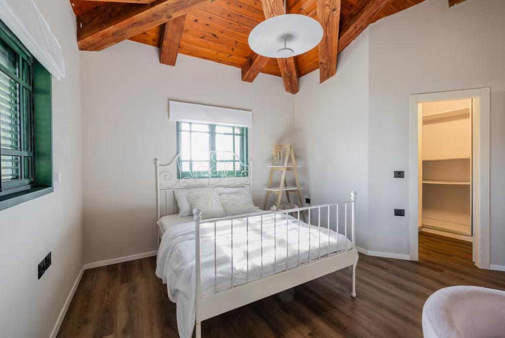 229626 חדרי השינה והרחצה, אחוזת בלו ביי נתניה - Blue Bay Mansion, וילה  בנתניה וילות - Vila
