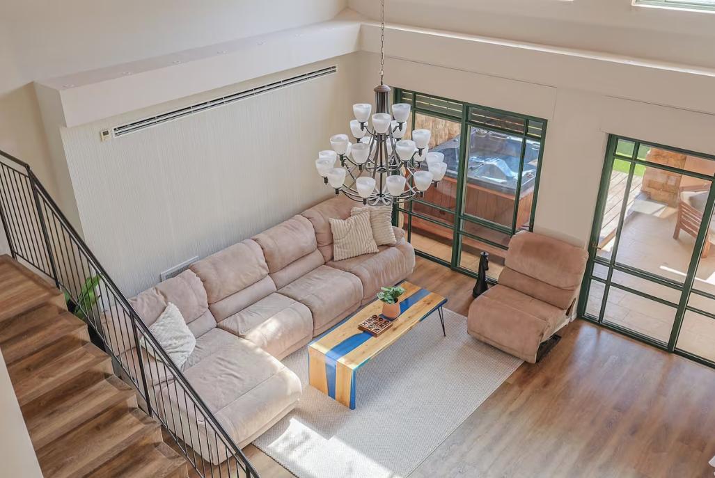 229631 הסלון ופינת אוכל, אחוזת בלו ביי נתניה - Blue Bay Mansion, וילה  בנתניה וילות - Vila