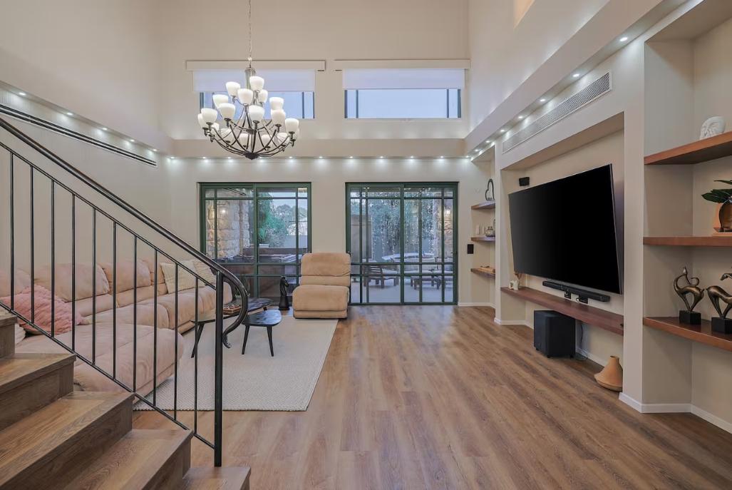 229633 הסלון ופינת אוכל, אחוזת בלו ביי נתניה - Blue Bay Mansion, וילה  בנתניה וילות - Vila