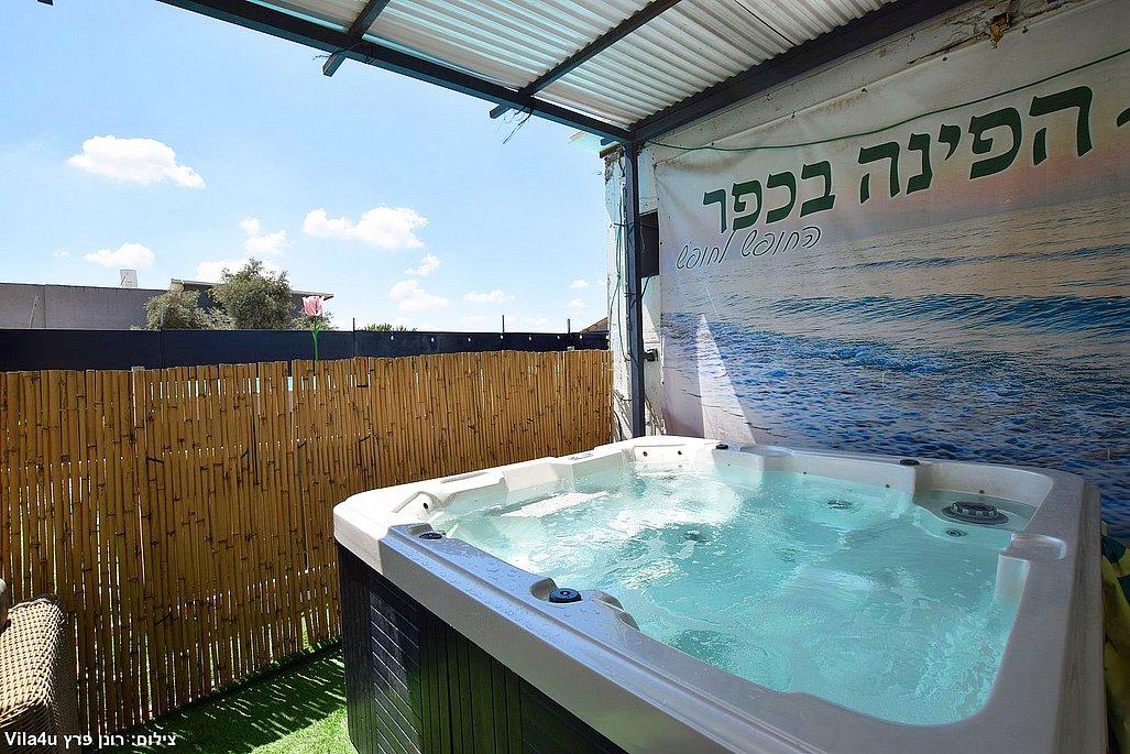 229758 המתחם החיצוני, הפינה בכפר, וילה  בגפן וילות - Vila