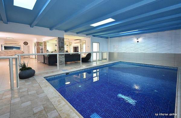 הוילה באחוזה הוילה באחוזה