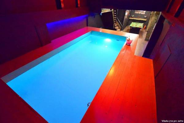 לופט עם בריכה לופט