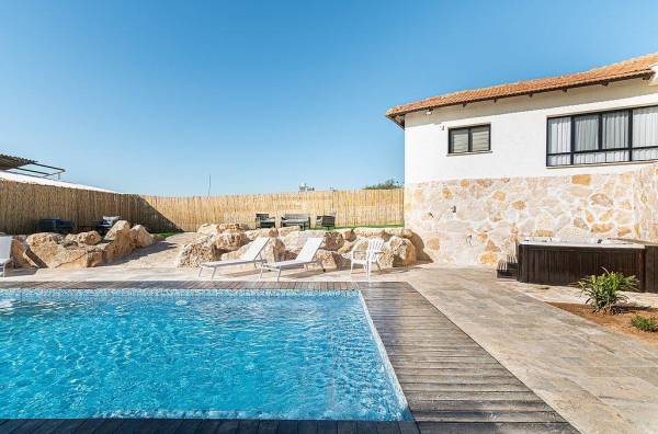 וילה שקיעות אדומות