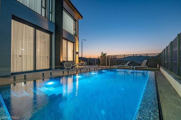 וילה אלגליס