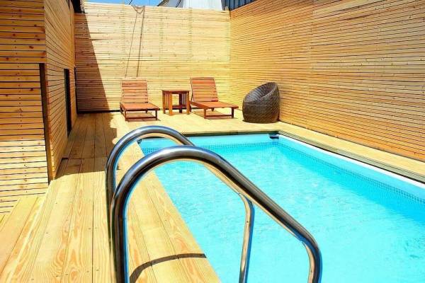 הבית הלבן הבריכה הבית הלבן הבריכה