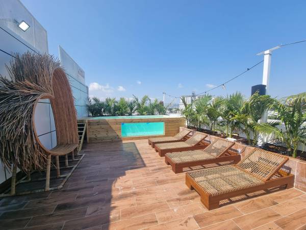 חוגגים בסטייל - מתחם גג לאירועים עם בריכה