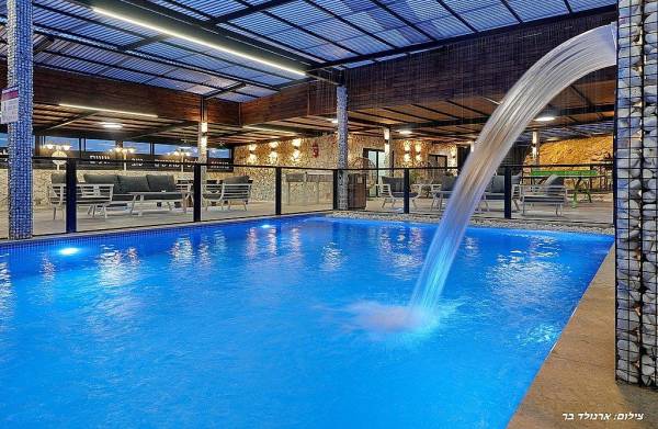 אחוזת הסלעים מתחם הבריכה