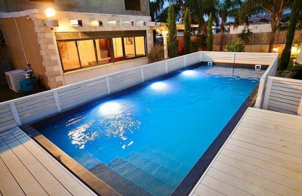 בית נופש בגלבוע בריכת השחייה