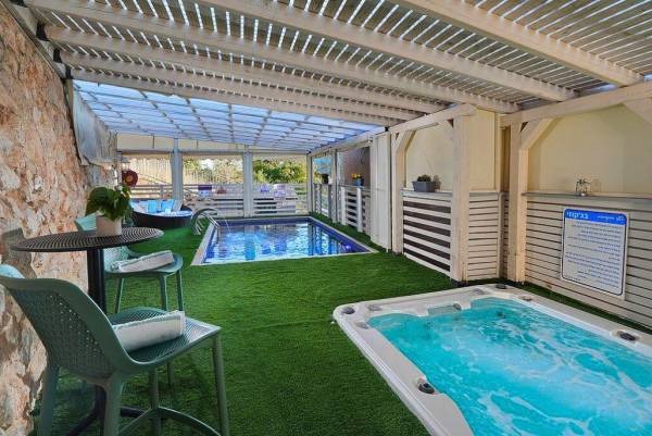 שקד באופק - וילה בוטיק