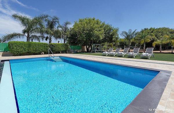 אחוזת השושנים בוטיק