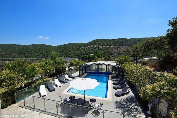 אחוזת דון רפאלו הבריכה