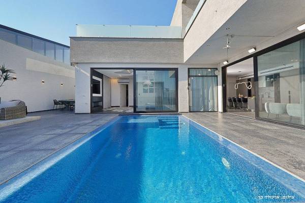 אחוזת אריאה סינמה