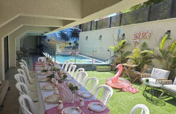 החצר בטיילת - חצר אירועים ליד הים