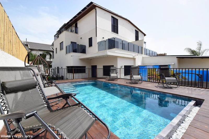 וי קלאב גור