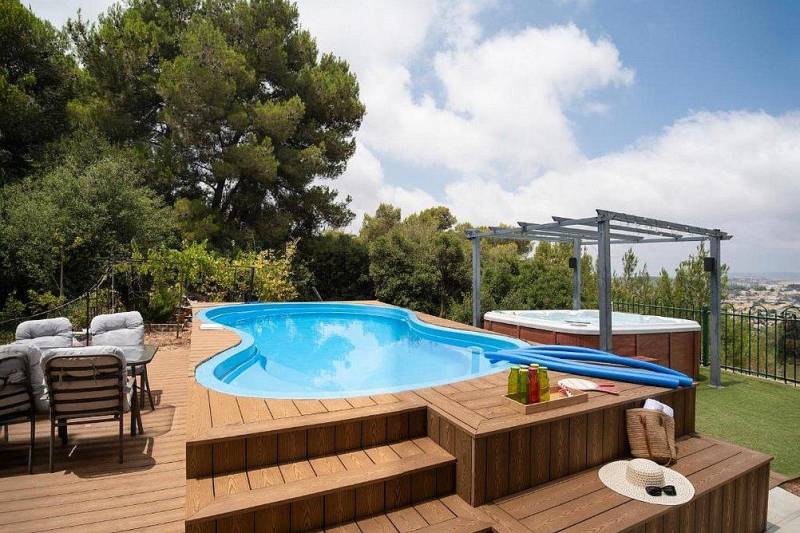 חדש באתר - וילה לה פטלונה