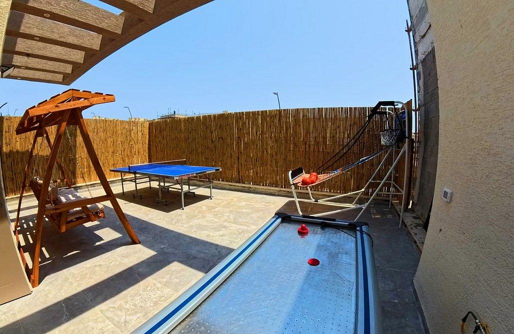 201264 מרפסת הוילה, קומת גג והחצר, וילה כוכב טבריה, וילה  בטבריה וילות - Vila 201264 מרפסת הוילה, קומת גג והחצר, וילה כוכב טבריה, וילה  בטבריה וילות - Vila